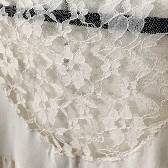 Uo Cream lace back peplum top - Picture 7 of 11